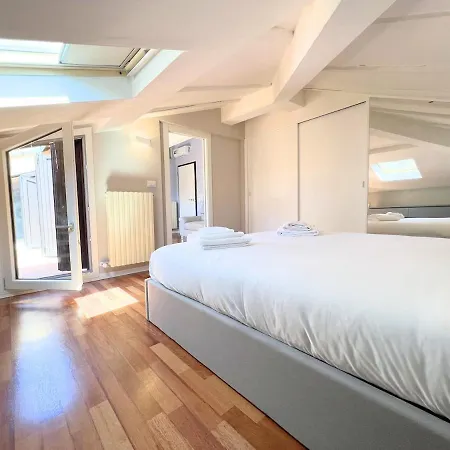 Apartman Above The Rooftops Of Bologna